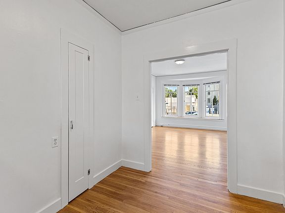 5th image of 3225 Laguna St APT 1