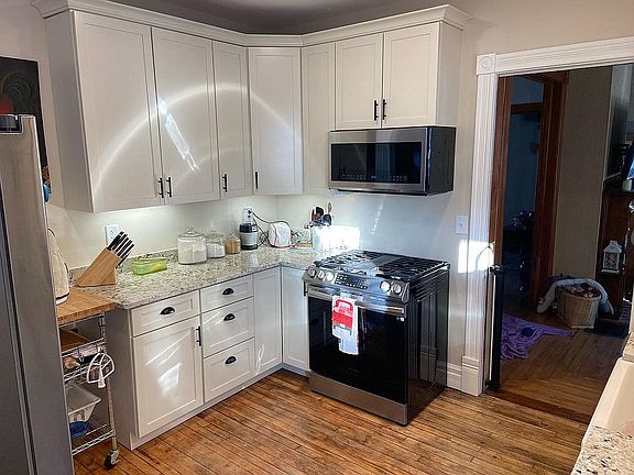 5th image of 224 N Hartwell Ave