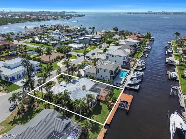 813 Cape View Dr, Fort Myers, FL 33919