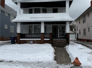 829 Helmsdale Rd, Cleveland Heights, OH 44112