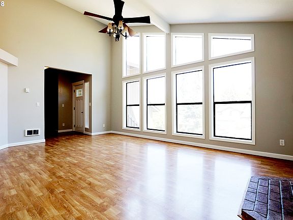 4th image of 2311 NE 152nd Cir