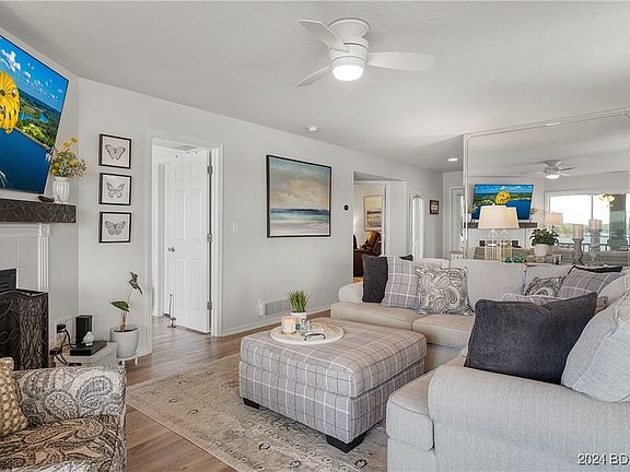 4th image of 320 Regatta Bay Cir #2A