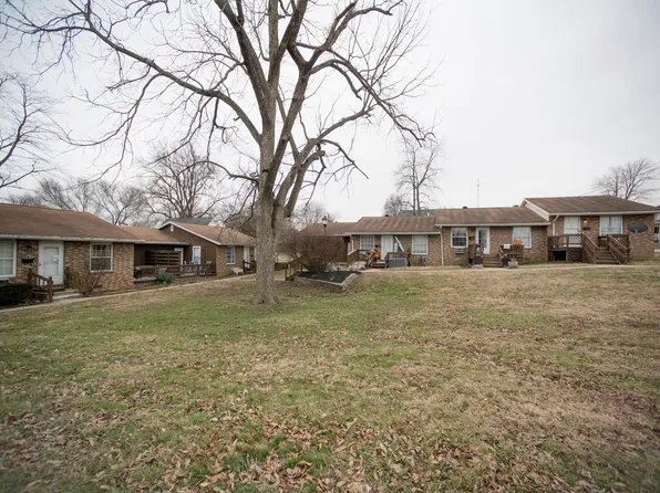 912 N Main St, Bicknell, IN 47512