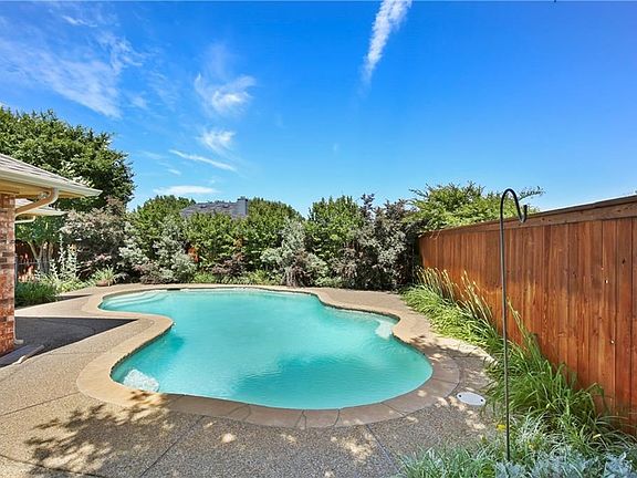 3rd image of 3021 Flamingo Cir