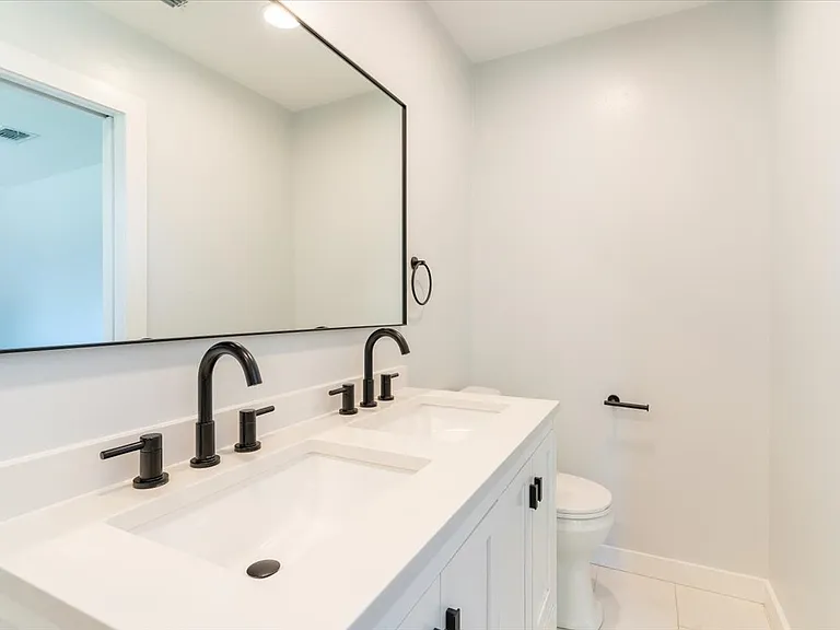 Main Bedroom Bathroom