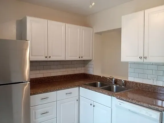 308 Woodlawn Ave — Photo 9