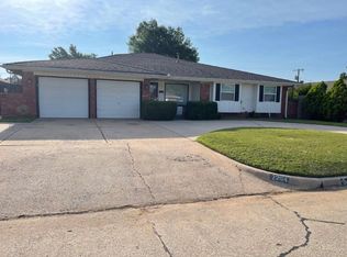 2204 Edgewood Dr, Moore, OK 73160