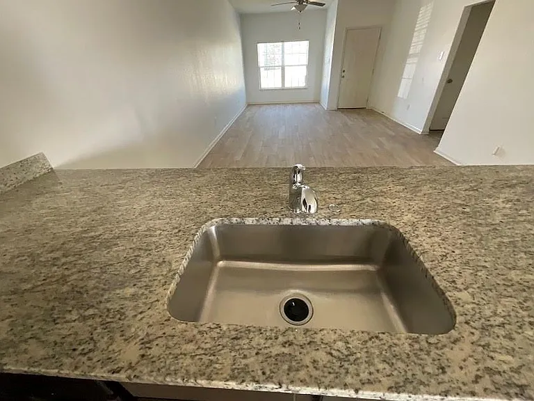 172 Allington Cir — Photo 12