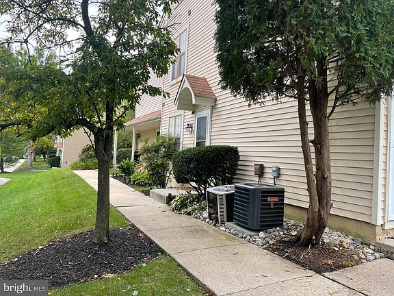 2nd image of 291A Everly Ct #A