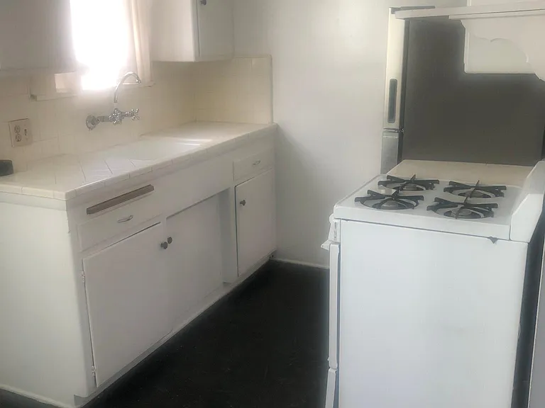 1332 Franklin St #F — Photo 4