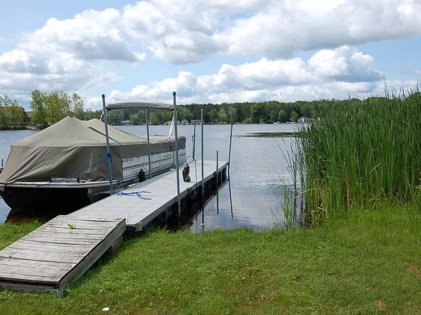 109 Brandy Dr, Cadillac, MI 49601