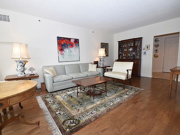 3rd image of 616 S Orange Ave APT 8G