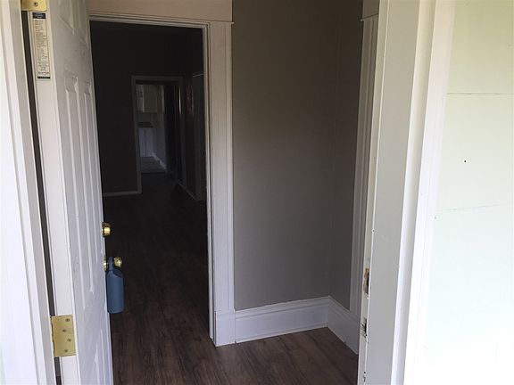 3rd image of 501 E Baldwin Ave