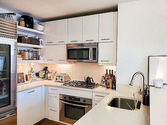 1st image of 635 W 42nd St APT 4C