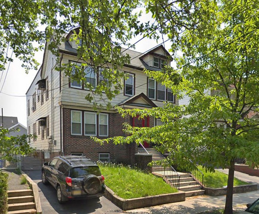 1st image of 307-309 N 12th St