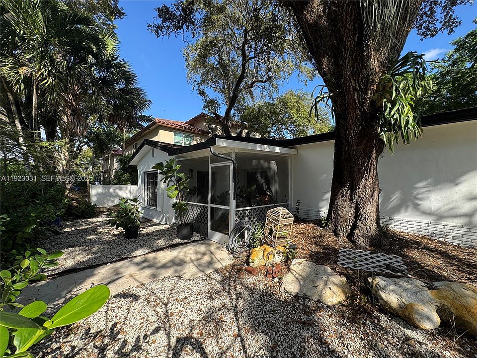 1st image of 2390 SW 18th Ave