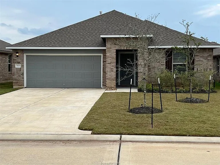 2427 Dog Leg Ln — Photo 2
