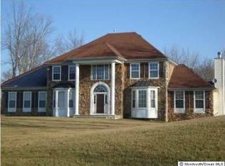 3 Marylou Ct, Manalapan, NJ 07726