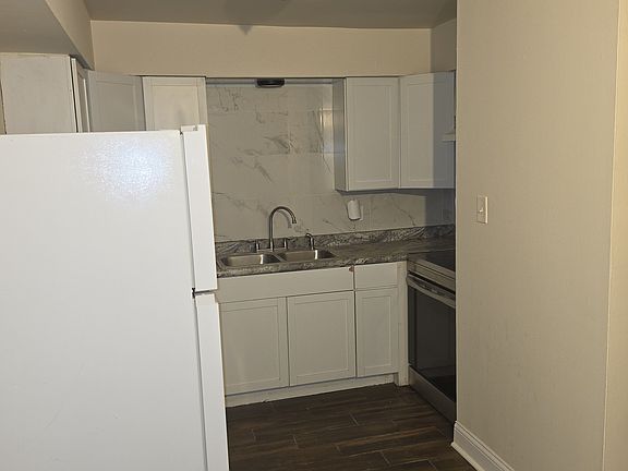 5th image of 6623 Oak Forest Ave #3