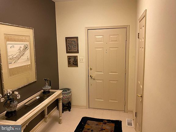 2nd image of 11827 Sherbourne Dr