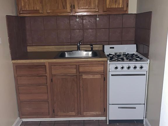 3rd image of 432 W Belmont Ave APT 208
