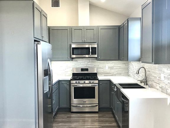 5th image of 3157 Estara Ave