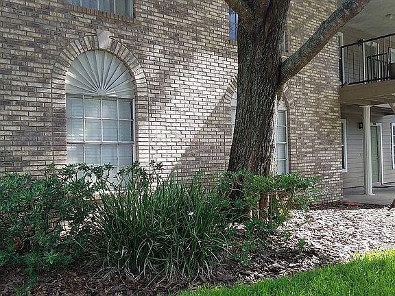2nd image of 128 Reserve Cir APT 100