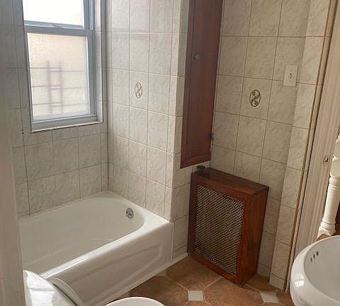 2nd image of 211 S Waverly St #2