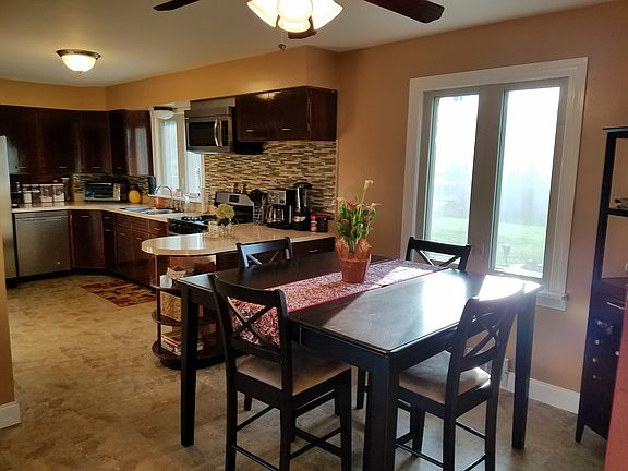 2nd image of 255 Oakwood Dr