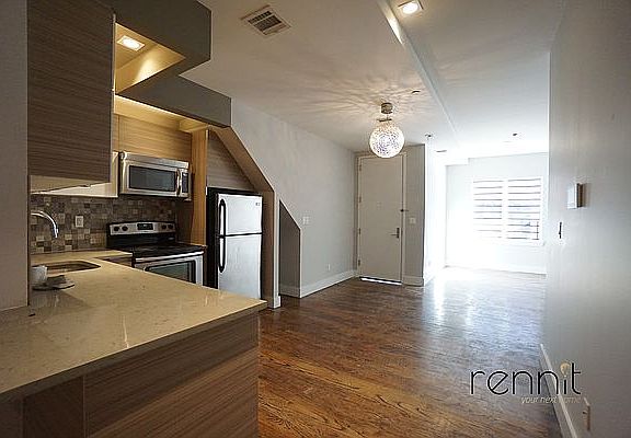 3rd image of 577 Van Buren St #2B