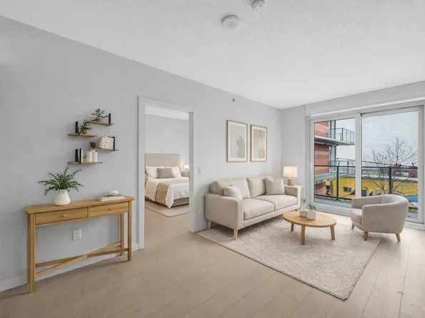 180 E 2nd Ave #317, Vancouver, BC V5T 1B5