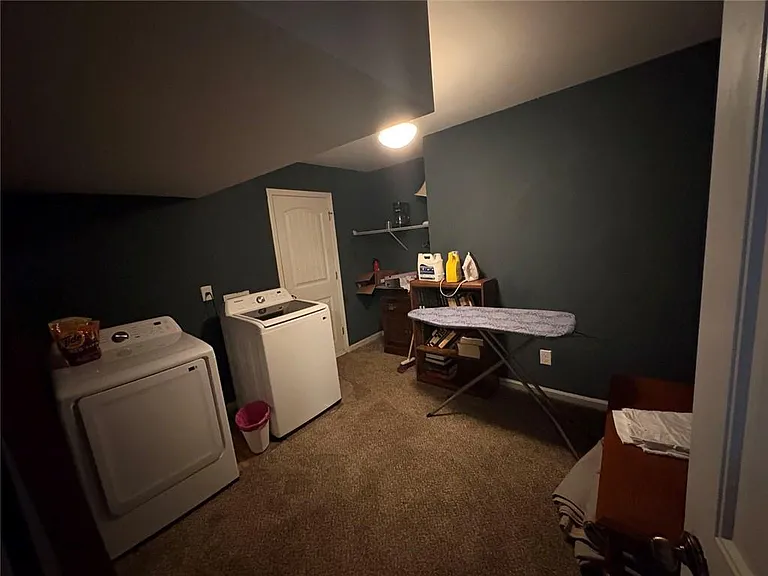 180 Village Green Ct SW #B — Photo 11