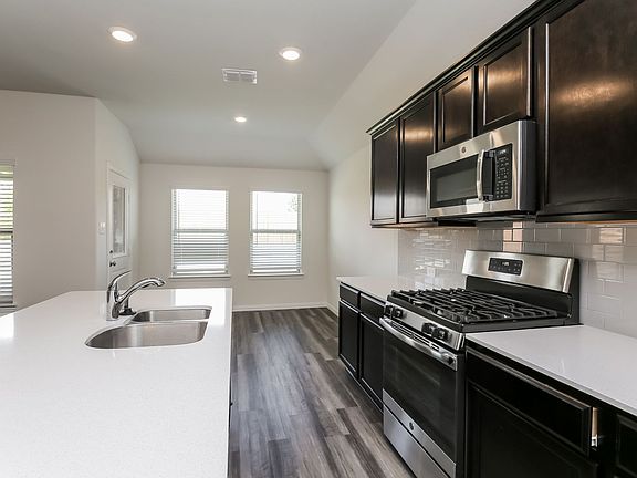 3rd image of 1349 Renoir Dr