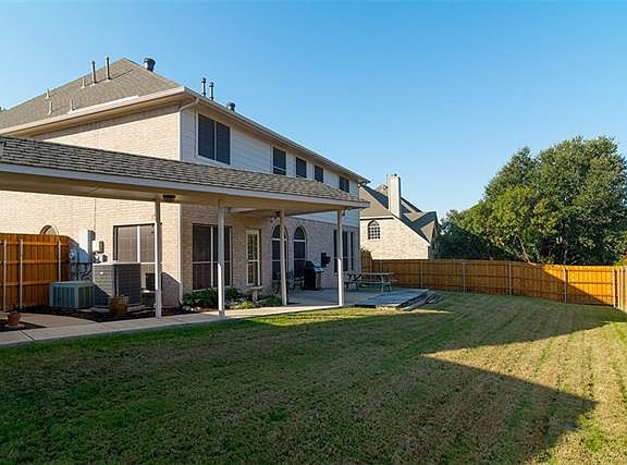 2nd image of 829 Forest Lakes Dr