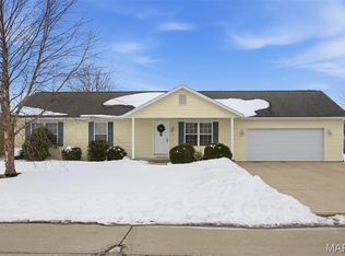 129 Jefferson Dr, Breese, IL 62230