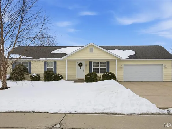 129 Jefferson Dr, Breese, IL 62230