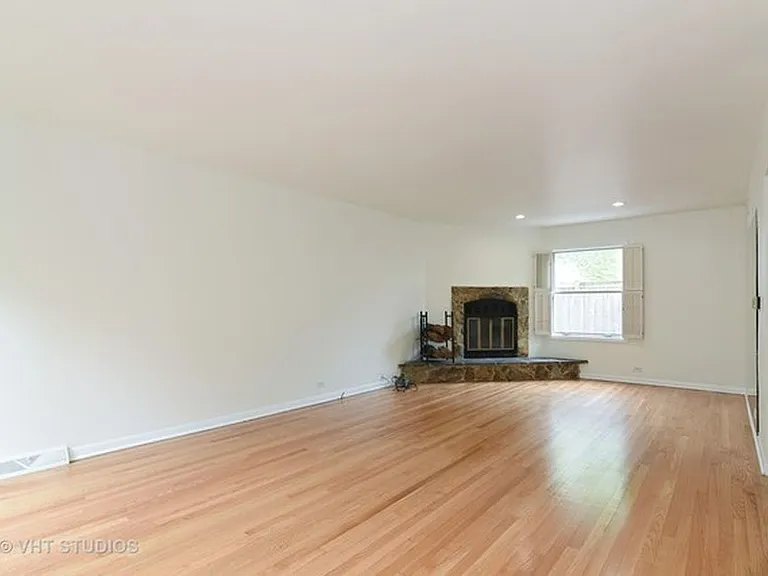 774 Green Bay Rd — Photo 10