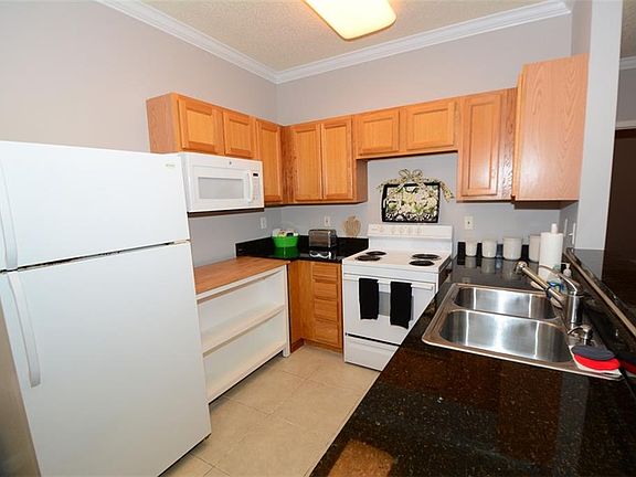 4th image of 1601 Nectarine St APT D4