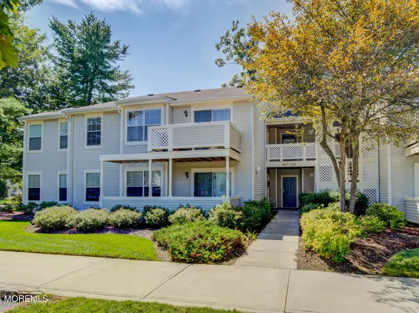 562 Applewood Court, Howell, NJ 07731