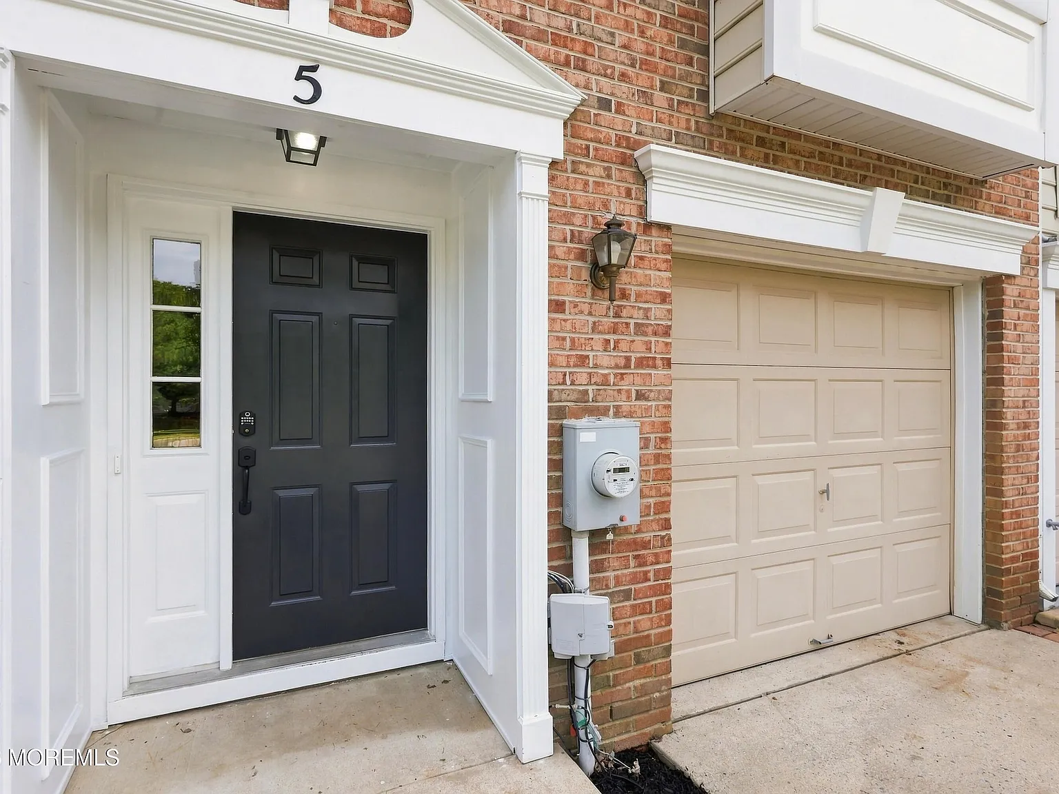 3 bed, 4.0 bath, 1919 sqft, $3,000 — Photo 2