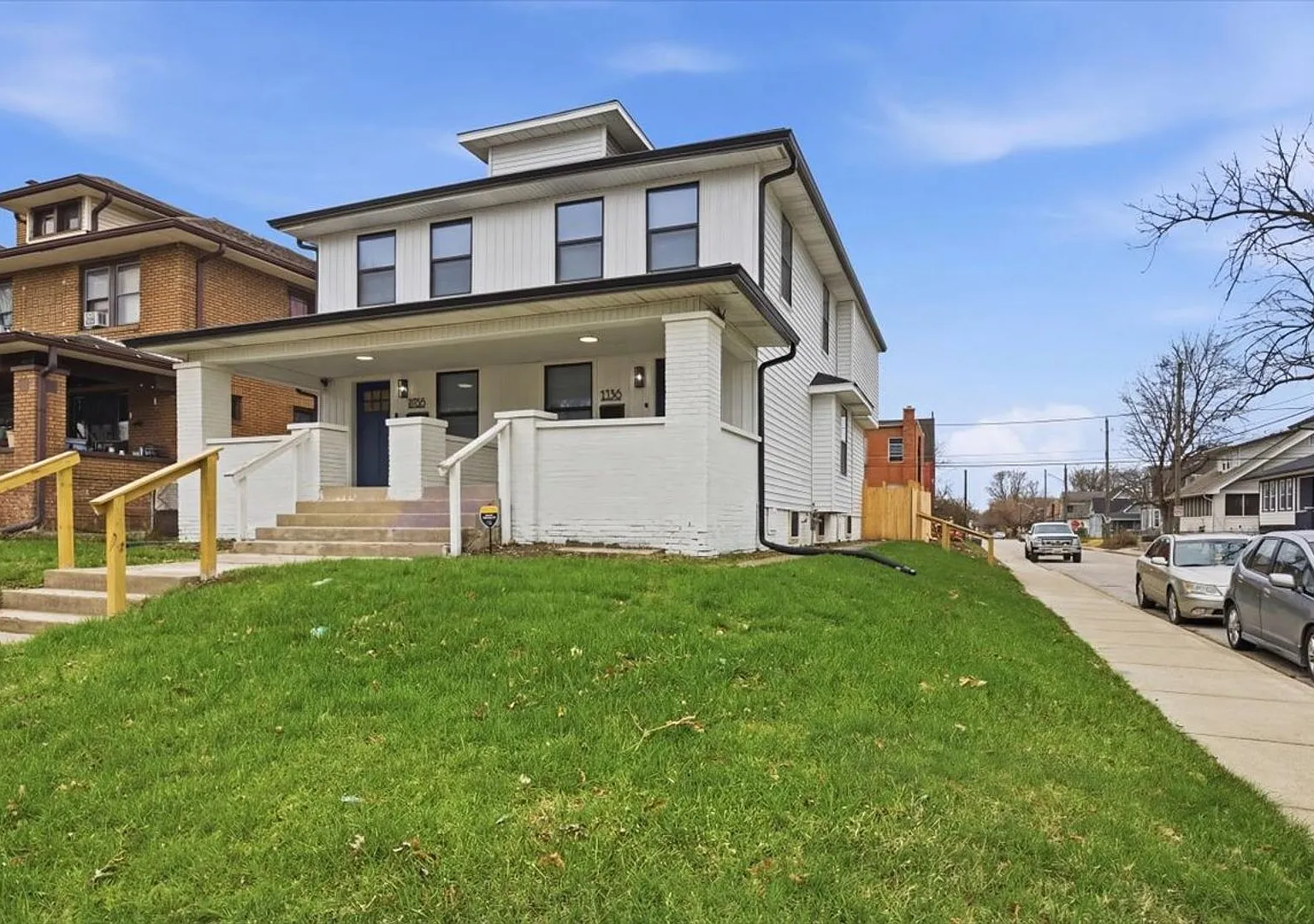 1036 N Parker Avenue - $1,795.00/mo. *Move in Special - Sign a lease by 7/30 and receive a $250 c... — Photo 2