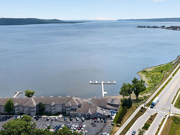 3rd image of 1702 N Lakeshore Dr #3