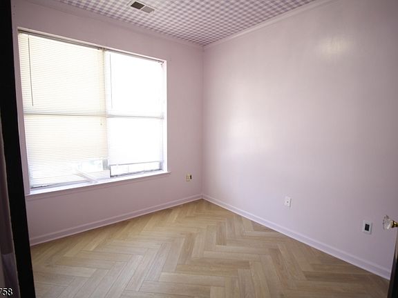 5th image of 3011 Cypress Ct S