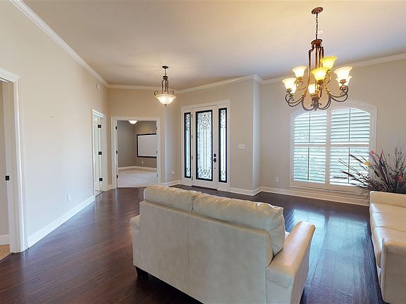 3rd image of 4003 Airline Dr