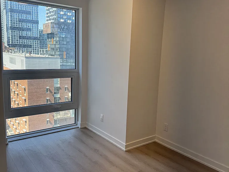 100 Queen St E #1102 — Photo 9