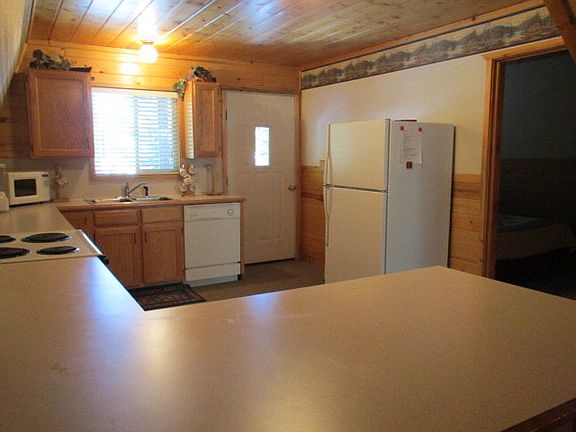 4th image of 3760 Willow Dr