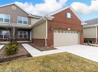 3093 Bridgewater Rd, Auburn Hills, MI 48326