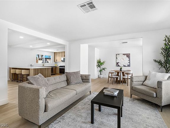 5th image of 1295 Los Meadows Dr