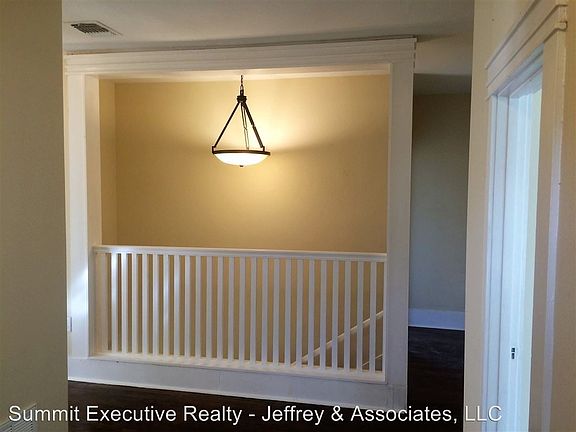 5th image of 159 Herndon St