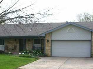 414 Linden Ln, Haysville, KS 67060